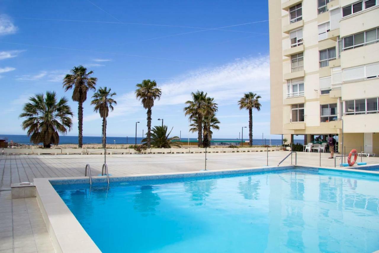 Wonderful Studio Apartment In Front Of The Beach กอสตา ดา กาปาริกา ภายนอก รูปภาพ