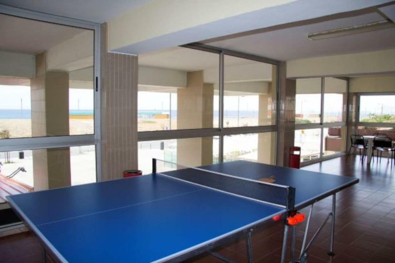 Wonderful Studio Apartment In Front Of The Beach กอสตา ดา กาปาริกา ภายนอก รูปภาพ